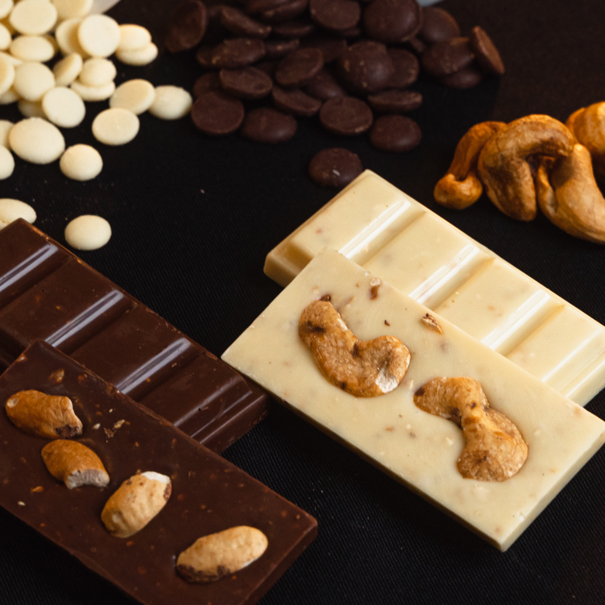 Barrinha de Chocolate com Castanha de Caju